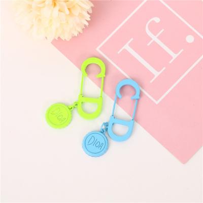 China Keepsake Gifts Fashion Shoe Wholesale Decorative Accessories Metal Chain, Color Charm, Lace Pin, for sale