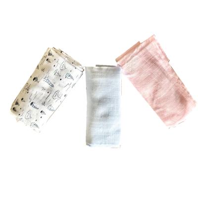 China Printed Plain Weave Gauze Diaper Cloth Muslin Baby Wrap Covering for sale