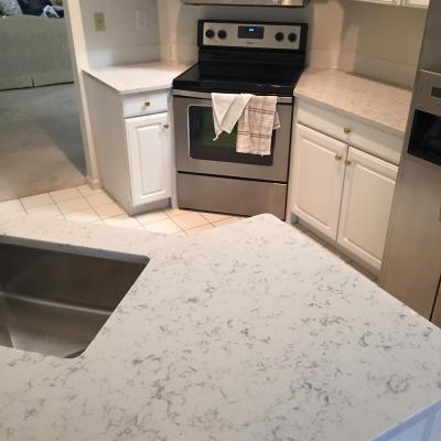 China Cararra Modern White Artificial Stone Quartz Slab For Kitchen Countertops Factory Supplier for sale