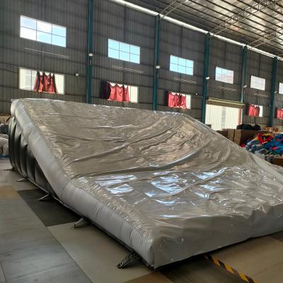 China Free Fall Nairbag Factory Wholesale Free Fall Limit Special Inflatable Ski Freestyle BMX FMX Airbag Landing Ramp Landing Pads for sale