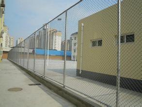 China Green Coated Chain Link Fence Mesh Airport Security / Side Stop Fencing for sale