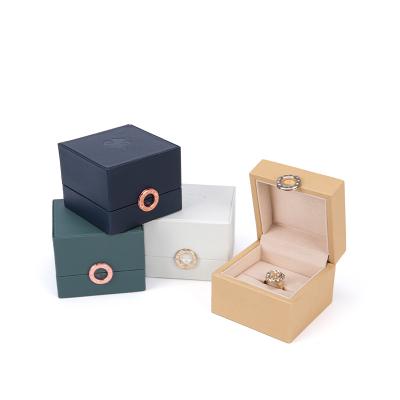 China Fashionable new high grade four leaf clover pattern and ring leather box for ring pendant bracelet packaging display for sale