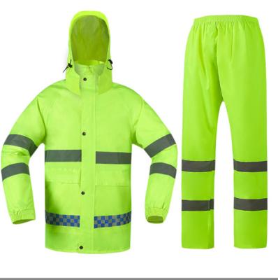 中国 Reflective PPE Safety Wear Warning Split Safety Waterproof Rain Poncho 販売のため