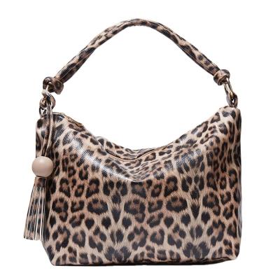 China Fashion Wholesale Bronze Rings Women Big Leather Leopard Fringe Cross - Body Bag With Tassel for sale