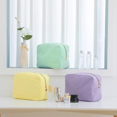 China Popular High Quality Fashion Large Capacity Portable Cosmetic Bag Canvas Make Up Bag for sale