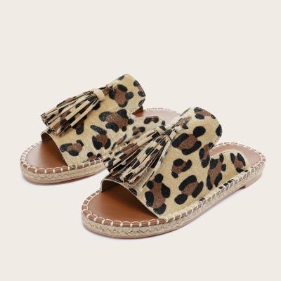 China Women's Household Slippers Factory Made Fashion Trend Indoor Women's Leatherette Slippers for sale