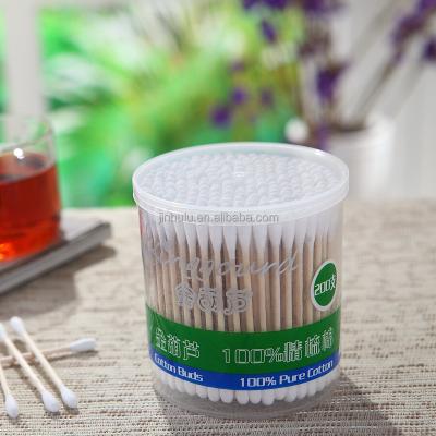 China Cotton and wooden 200 pcs in pp box make up tool wooden ear cotton swabs cotton bud for sale