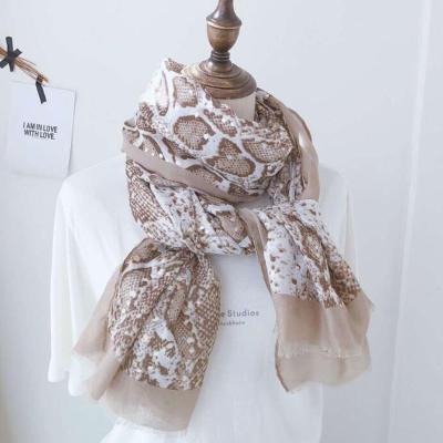 China Large Size Fashion Polyester Snake Animal Skin Printing Ladies Summer Beach Shawls Squishy Scarf for sale