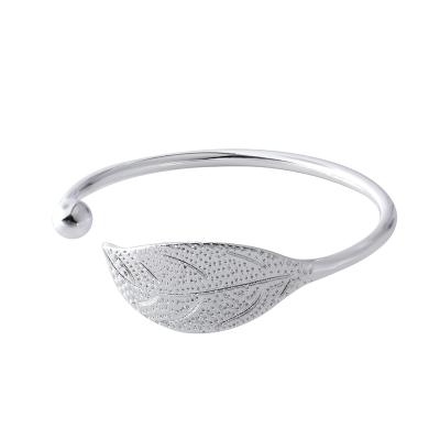 China Romantic Vintage Handmade WeSparking EMO Leaf Popular Simple Opening Bangle Bracelet for Women for sale