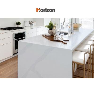 China Durable high quality wholesale white quartz stone calacatta  quartz slabs  kitchen countertop for sale