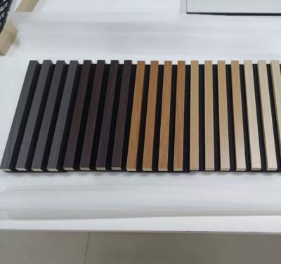 China 2400mm Wooden Oak Slat Wall Panel Moisture Proof Acoustic Wood Slat Panel en venta