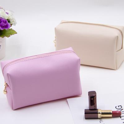 China Wholesale High Quality Personalized Fashoion Custom Travel Soft Leather Portable Zipper Makeup Cosmetic Bag for sale