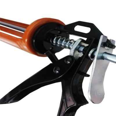 China Manual Easy Caulking Gun , Caulk And Adhesive Gun For Building Construction for sale