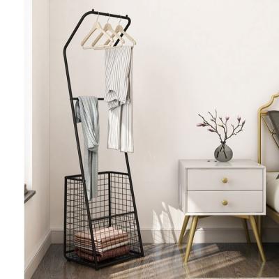 China Nordic Light Luxury Modern Hall Room Hanger Hook Living Packing Metal Racks Household Creativity Rack Floor Clothes Rack for sale