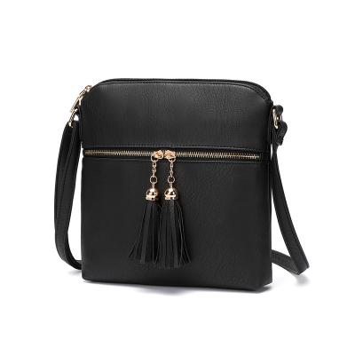 China Teenage/Middle Age Carney Road Shopping Leather Bag Many Women's Mid Layer Cross Sling PU Body Bag With Tassels for sale