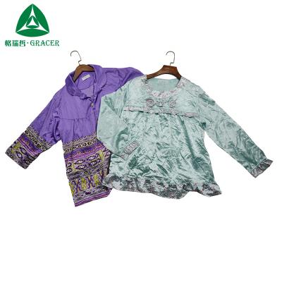 China Silk blended loungewear pajamas used clothes Korea used summer clothes in balls for sale