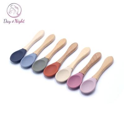 China Viable Customize Silicone Baby Feeding Spoon With Wooden Handle MY02B033 for sale