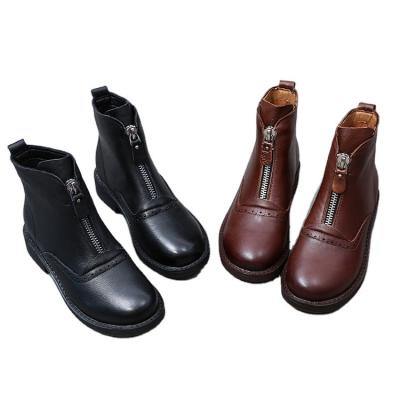 China Lightweight Round Toe Zip Lug Sole Platform Chunky Genuine Leather Women Ankle Boots for sale