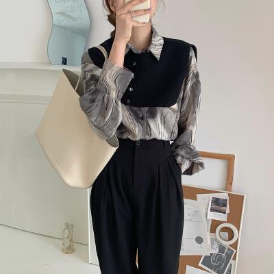 China Spring Long Sleeve Women Retro Printed Two Piece Set Blouses New Chic Anti-Shrink Turn-Down Shirt Vest Shawl Collar for sale