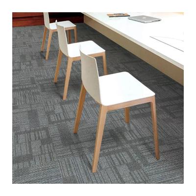 China 8kg/sqm Luxury Removable Carpet Tiles for Office Modular Flooring Rectangle for sale