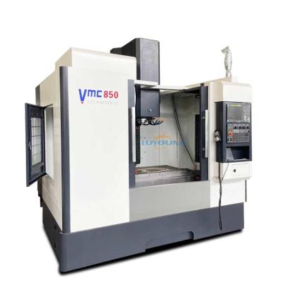 Китай VMC850 CNC фрезерная машина 3 оси BT40 12000 вращений в минуту VMC850 Cnc вертикальный центр обработки продается