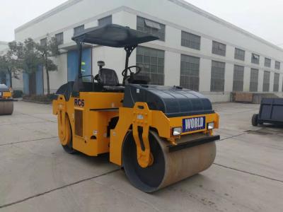 China Quadro articulado que vibra o único rolo 6000kg Mini Road Roller do cilindro à venda