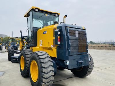 中国 Enclosed Cab Heavy Equipment Motor Grader M135 97kw With Komatsu Techinical For Road Construction 販売のため