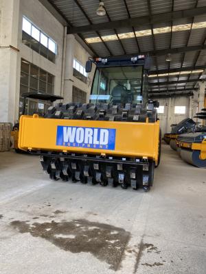 Cina Pavement Construction Vibratory Road Roller With High Static Linear Load 280N/Cm in vendita