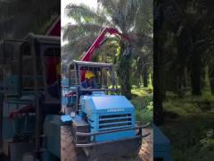 Mini Palm Oil Tractor Machine For Palm Oil Plantations 4*4 Wheel Drive 1325mm Tread Width