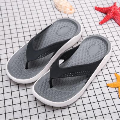 China New Lightweight Breathable Beach Shoes Leisure Flip Flops Mens Summer Sandals for sale