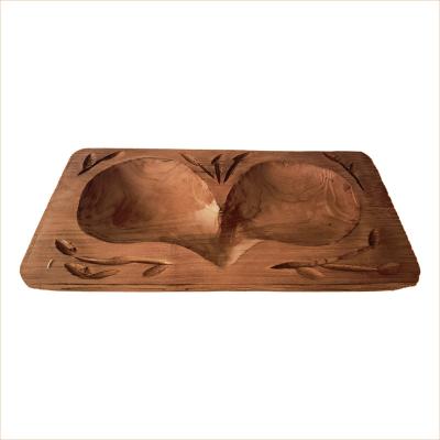 China Europe Arts and Crafts Custom Paulownia Wood Carved Heart Shape Antique Wooden Tray for sale