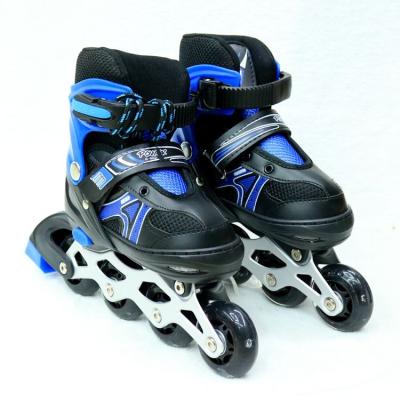 China PVC 4 Wheels PU Wheel Skate Shoes Roller Skates Adjustable Height Outdoor Inline Skates for sale