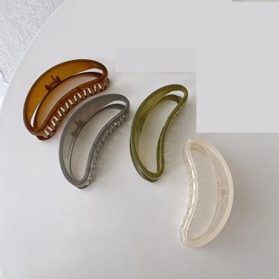 China Vintage high quality/factory source transparent geometric hollow hair claw larger acrylic resin hair claw clip for sale