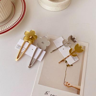 China High quality/factory sourced hot selling alloy hair clips mirror flower design gold color outer hair pins for girls for sale