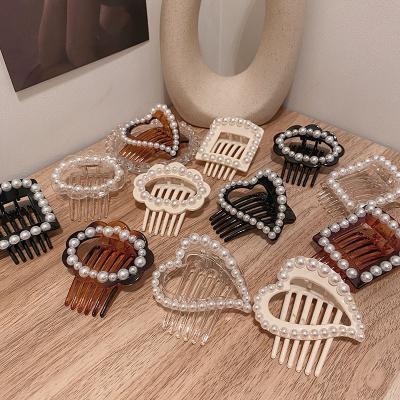 China Geometric Pearl Heart Shape Hair Comb Wedding Hair Combs Acetate Geometric Acrylic Clear Cavity Hairpin Hair Comb for sale