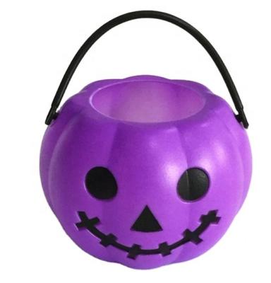 China Wholesale Plastic Pumpkin Small Portable Candy Halloween Pumpkin BucketHalloween Pumpkin Barrel for sale