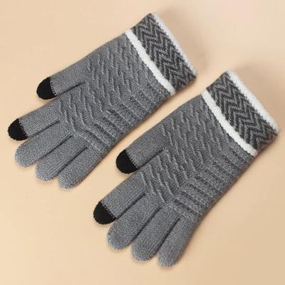 China Simple Wholesale Cute Comfortable Girl's Winter Knit Gloves Touch Gloves for sale