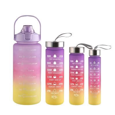 Chine Couvercle PP de qualité alimentaire 4 pcs Bouteilles d'eau de sport en plastique avec paille et autocollants pour le fitness de gym à vendre