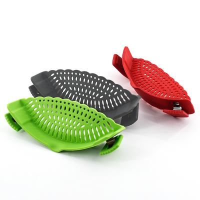 China Clip On Strainer for Pots Pan Fits All Pots and Bowls Silicone Kitchen Strainer for sale