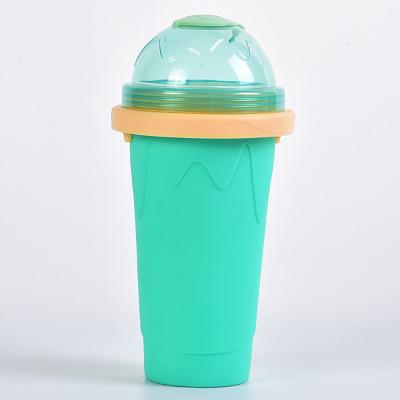 China 10.5*6*21cm Slushy Maker Cup Food Grade Silicone Pinch Slush Cup Ice Cream Tubs Type for sale