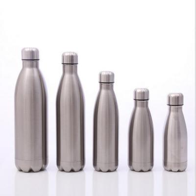 China Thermische isolatie 500 ml roestvrij staal Dubbelwand Vacuüm waterfles Cola vorm Sublimatie sportfles Te koop