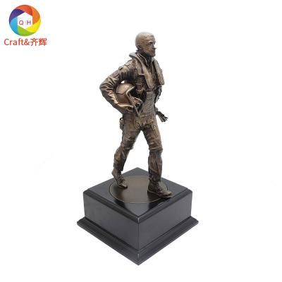 China Amercia High Quality Metal Craft Custom Decorative Ornament Statue Bronze Pilot Soldier Portrait Statue Apex Game Collectible Statue for sale