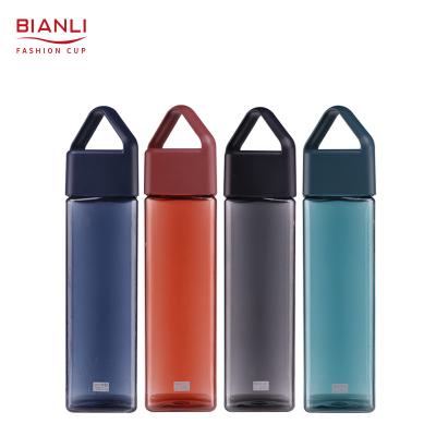 China Stocked On Stock 480ml/16oz Sport Fitness Red Water Bottle Christmas Drinking Portable Plastic for sale