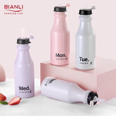 China Stocked In 500ml/17oz Juice Coffee Milk Pink Drink Cute Viable Running Cup Plastic Water Bottles With Straw for sale