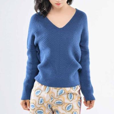 China Anti-wrinkle Solid Color Women Plus Size Deep V Neck Sweater Fashion 95% Wool Crop Sweater Lady for sale