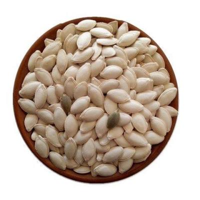 China Wholesale Chinese Fresh Raw Medium Sized Peel White Pumpkin Seeds for sale