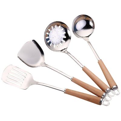 China Factory Sustainable Professional Wooden Handle Fried Shovel Kitchen Utensils Stainless Steel Cooking Tool for sale