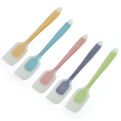 China Factory Wholesale Non Viable Professional Stick Kitchen Silicone Utensil Scraper for sale