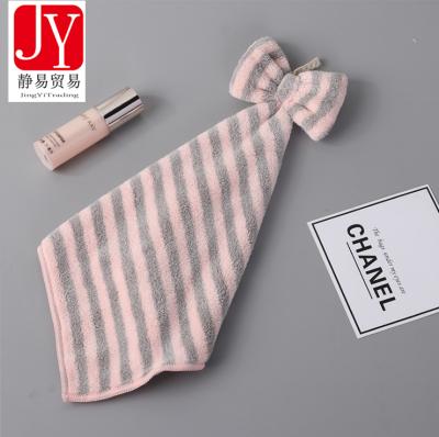 China Cute Animal Design Kitchen Towel Super Absorbent Hanging Type Disposable Hand Towel for sale