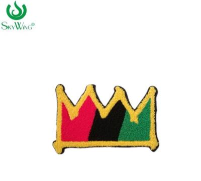 Chine Bâton brodé d'insignes personnalisé par Chenille de couronne sur des Hoodies à vendre